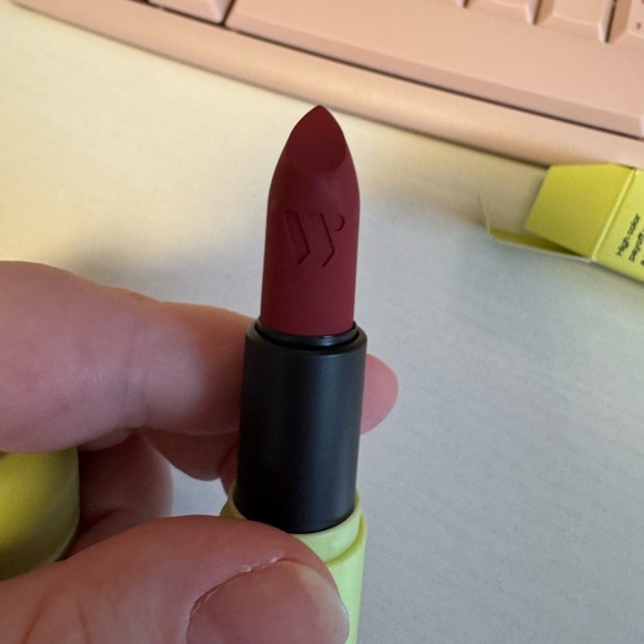 Wyn Beauty Lipstick - Picture 3 of 3